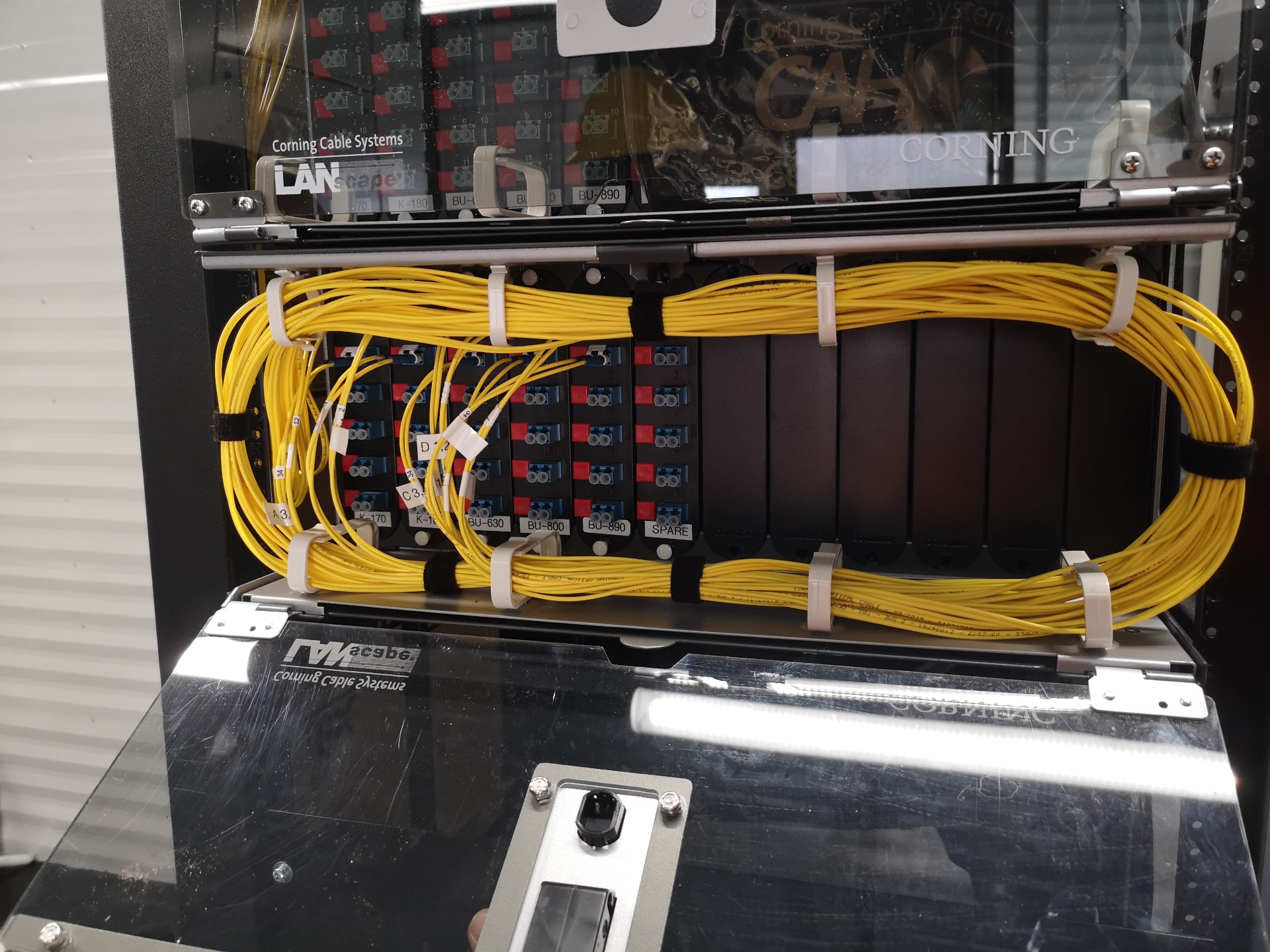 Corning LANscape rack-mount fiber patch panel with single-mode jumpers